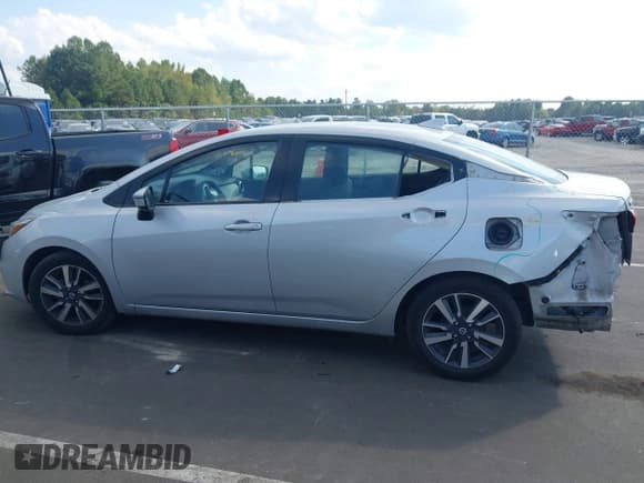 ✅ 2021 Nissan Versa SV • VIN: 3N1CN8EV6ML826462 • Lot: 43305688. Wystawiony na IAAI z przebiegiem 115 370 mil. Bezpłatny archiwum sprzedaży aukcyjnych z USA i szczegółowy raport historii pojazdu na DreamBid. Zdjęcie 15.