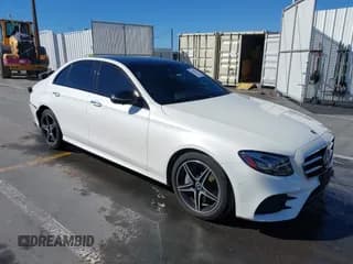 ✅ 2018 Mercedes-Benz E 300 • VIN: WDDZF4JB0JA315945 • Lot: 43462341. Wystawiony na IAAI z przebiegiem 71 128 mil. Bezpłatny archiwum sprzedaży aukcyjnych z USA i szczegółowy raport historii pojazdu na DreamBid. Zdjęcie 1.