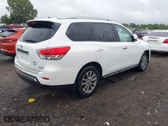 ✅ 2014 Nissan Pathfinder SV • VIN: 5N1AR2MM6EC720939 • Lot: 43124927. Listed on IAAI with 188,591 mi. Free auction sales archive from the USA and detailed vehicle history report at DreamBid. Image 4.