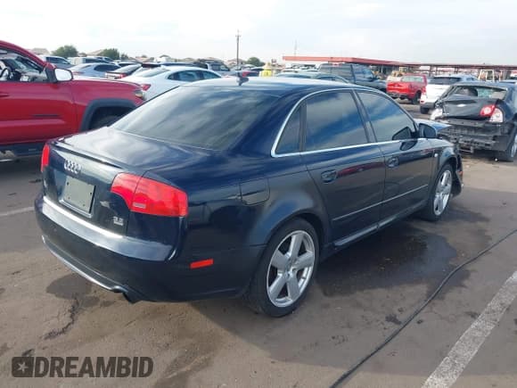 ✅ 2008 Audi A4 3.2L • VIN: WAUDH78E58A061799 • Lot: 43680889. Listed on IAAI with 164,762 mi. Free auction sales archive from the USA and detailed vehicle history report at DreamBid. Image 4.