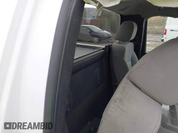 2017 Chevrolet Silverado 1500 Work Truck с VIN 1GCNKNEC8HZ140305, выставлен на аукционе IAAI как лот 43500609 с пробегом 96 646 миль миль и . История ставок и продаж доступна на DreamBid. Изображение 8.