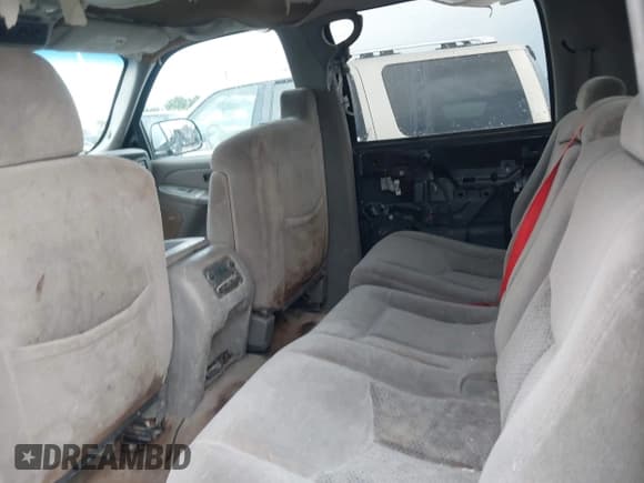 ✅ 2005 Chevrolet Suburban LT • VIN: 3GNEC16Z75G214406 • Lot: 42689874. Listed on IAAI with Not provided. Free auction sales archive from the USA and detailed vehicle history report at DreamBid. Image 8.
