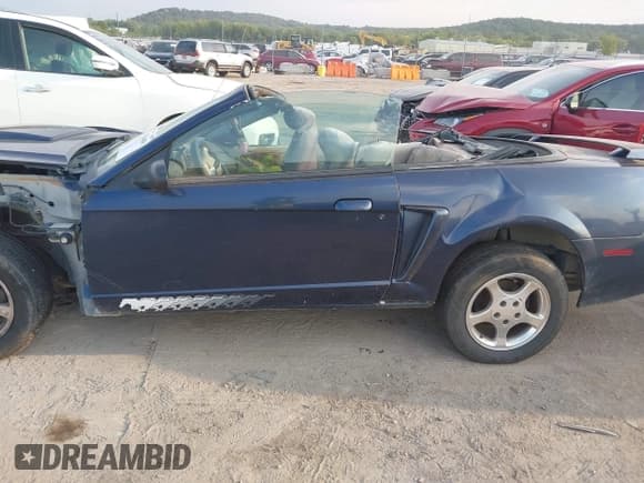 ✅ 2003 Ford Mustang Deluxe • VIN: 1FAFP44493F403671 • Lot: 43186489. Listed on IAAI with Not provided. Free auction sales archive from the USA and detailed vehicle history report at DreamBid. Image 14.