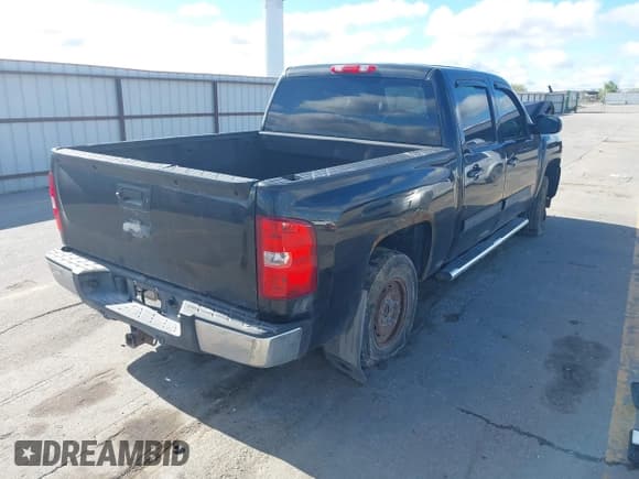 ✅ 2012 Chevrolet Silverado 1500 LTZ • VIN: 3GCPKTE7XCG230435 • Lot: 42315345. Wystawiony na IAAI z przebiegiem 225 544 mil. Bezpłatny archiwum sprzedaży aukcyjnych z USA i szczegółowy raport historii pojazdu na DreamBid. Zdjęcie 4.