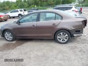 ✅ 2015 Volkswagen Jetta SE • VIN: 3VWD07AJXFM289988 • Лот: 42322842. Опубликован ранее на IAAI с пробегом 131 998 миль. Бесплатный доступ к архиву аукционных продаж из США и подробный отчёт об истории автомобиля на DreamBid. Изображение 15.