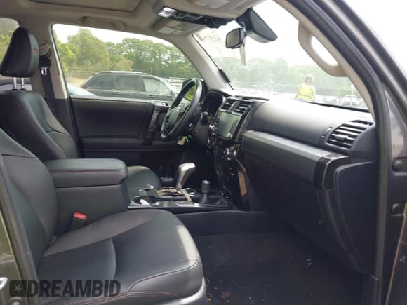 ✅ 2023 Toyota 4Runner TRD Pro • VIN: JTELU5JR3P6161053 • Lot: 42151763. Wystawiony na IAAI z przebiegiem 21 363 mil. Bezpłatny archiwum sprzedaży aukcyjnych z USA i szczegółowy raport historii pojazdu na DreamBid. Zdjęcie 5.