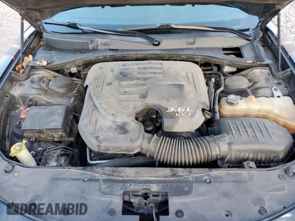 ✅ 2018 Dodge Charger SXT • VIN: 2C3CDXBG0JH186211 • Lot: 81691755. Wystawiony na Copart z przebiegiem 186 114 mil. Bezpłatny archiwum sprzedaży aukcyjnych z USA i szczegółowy raport historii pojazdu na DreamBid. Zdjęcie 11.