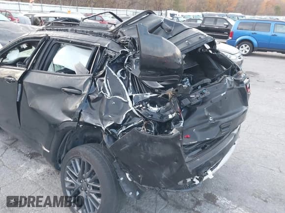 ✅ 2023 Jeep Compass (RED) Edition • VIN: 3C4NJDCN7PT558118 • Lot: 40698087. Listed on IAAI with Not provided. Free auction sales archive from the USA and detailed vehicle history report at DreamBid. Image 6.