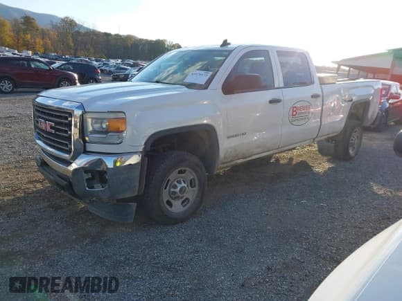 ✅ 2015 GMC Sierra 2500HD • VIN: 1GT11XEG8FF573573 • Lot: 43579173. Listed on IAAI with 213,653 mi. Free auction sales archive from the USA and detailed vehicle history report at DreamBid. Image 23.