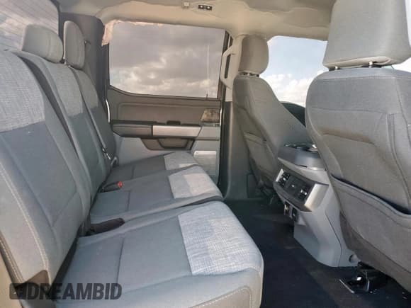 ✅ 2023 Ford F-250 XL • VIN: 1FT8W2BT3PEE04234 • Lot: 92276295. Wystawiony na Copart z przebiegiem 56 642 mil. Bezpłatny archiwum sprzedaży aukcyjnych z USA i szczegółowy raport historii pojazdu na DreamBid. Zdjęcie 10.