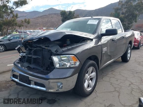 ✅ 2022 Ram 1500 Tradesman • VIN: 3C6RR6KG6NG210767 • Lot: 43426762. Wystawiony na IAAI z przebiegiem 18 317 mil. Bezpłatny archiwum sprzedaży aukcyjnych z USA i szczegółowy raport historii pojazdu na DreamBid. Zdjęcie 2.