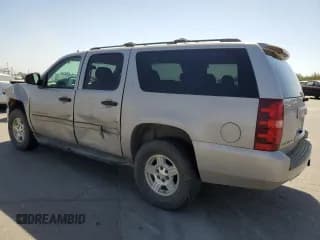 ✅ 2007 Chevrolet Suburban LT • VIN: 1GNFC16037J303073 • Lot: 73184914. Wystawiony na Copart z przebiegiem 251 887 mil. Bezpłatny archiwum sprzedaży aukcyjnych z USA i szczegółowy raport historii pojazdu na DreamBid. Zdjęcie 2.