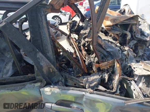 ✅ 2005 Toyota 4Runner Limited • VIN: JTEBU17R650077627 • Lot: 42828937. Wystawiony na IAAI z przebiegiem Nie podano. Bezpłatny archiwum sprzedaży aukcyjnych z USA i szczegółowy raport historii pojazdu na DreamBid. Zdjęcie 5.