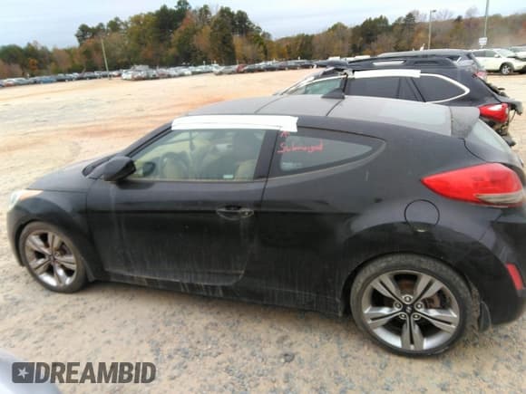 ✅ 2012 Hyundai Veloster w/Gray Int • VIN: KMHTC6AD1CU054764 • Lot: 40533929. Wystawiony na IAAI z przebiegiem Nie podano. Bezpłatny archiwum sprzedaży aukcyjnych z USA i szczegółowy raport historii pojazdu na DreamBid. Zdjęcie 14.