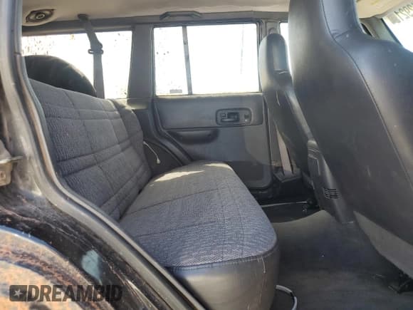 ✅ 2000 Jeep Cherokee • VIN: 1J4FF48S6YL166145 • Lot: 85129215. Wystawiony na Copart z przebiegiem 186 626 mil. Bezpłatny archiwum sprzedaży aukcyjnych z USA i szczegółowy raport historii pojazdu na DreamBid. Zdjęcie 10.