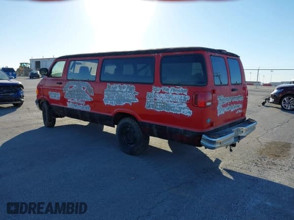 ✅ 2002 Dodge Passenger • VIN: 2B5WB35Z32K134881 • Лот: 43672352. Опубликован ранее на IAAI с пробегом 95 813 миль. Бесплатный доступ к архиву аукционных продаж из США и подробный отчёт об истории автомобиля на DreamBid. Изображение 3.