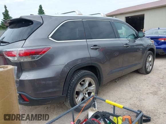 ✅ 2014 Toyota Highlander Limited • VIN: 5TDYKRFH2ES019717 • Лот: 42628659. Опубликован ранее на IAAI с пробегом 210 771 миль. Бесплатный доступ к архиву аукционных продаж из США и подробный отчёт об истории автомобиля на DreamBid. Изображение 4.