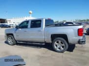 ✅ 2018 Chevrolet Silverado 1500 LT • VIN: 3GCPCREC9JG586160 • Lot: 43568321. Wystawiony na IAAI z przebiegiem 51 386 mil. Bezpłatny archiwum sprzedaży aukcyjnych z USA i szczegółowy raport historii pojazdu na DreamBid. Zdjęcie 15.