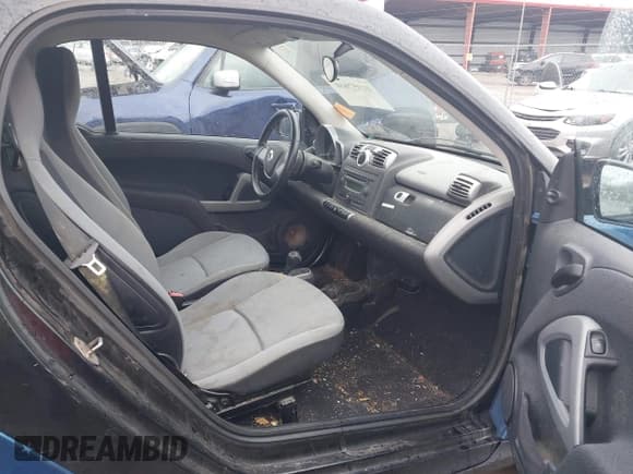 ✅ 2009 Smart fortwo Pure • VIN: WMEEJ31X69K312553 • Lot: 41957660. Listed on IAAI with 156,476 mi. Free auction sales archive from the USA and detailed vehicle history report at DreamBid. Image 5.