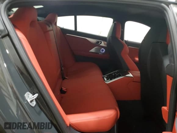 ✅ 2025 BMW M8 Competition • VIN: WBSGV0C0XSCU83020 • Лот: 60099315. Опубликован ранее на Copart с пробегом 110 миль. Бесплатный доступ к архиву аукционных продаж из США и подробный отчёт об истории автомобиля на DreamBid. Изображение 10.