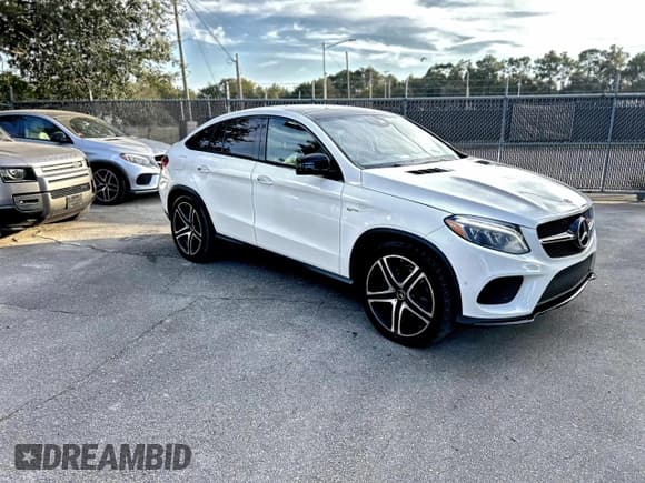 ✅ 2018 Mercedes-Benz GLE 43 AMG • VIN: 4JGED6EB6JA092178 • Lot: 94592165. Wystawiony na Copart z przebiegiem 92 658 mil. Bezpłatny archiwum sprzedaży aukcyjnych z USA i szczegółowy raport historii pojazdu na DreamBid. Zdjęcie 1.