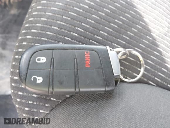 ✅ 2017 Dodge Journey Crossroad Plus • VIN: 3C4PDCGB4HT517313 • Lot: 43293340. Listed on IAAI with 77,634 mi. Free auction sales archive from the USA and detailed vehicle history report at DreamBid. Image 11.