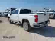 2020 Chevrolet Silverado 2500HD LT z VIN 1GC1YNEY7LF301858, wystawiony jako IAAI lot #42650174 z przebiegiem 107 523 mil mil oraz . Historia ofert i sprzedaży dostępna na DreamBid. Obrazek 3.