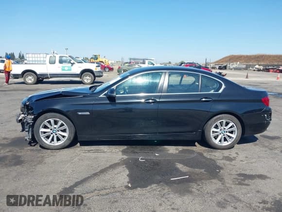 ✅ 2016 BMW 5 Series 528i • VIN: WBA5A5C51GG352543 • Lot: 43266801. Listed on IAAI with 132,494 mi. Free auction sales archive from the USA and detailed vehicle history report at DreamBid. Image 15.
