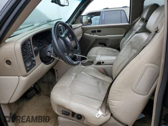 2002 Chevrolet Suburban Z71 z VIN 3GNFK16Z72G349789, wystawiony jako Copart lot #79714354 z przebiegiem 290 525 mil mil oraz Szkoda całkowita • Salvage title. Historia ofert i sprzedaży dostępna na DreamBid. Obrazek 7.