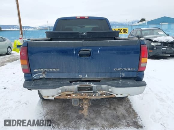 ✅ 2001 Chevrolet Silverado 2500HD LS • VIN: 1GCHK29G71E199447 • Lot: 41465756. Wystawiony na IAAI z przebiegiem 263 058 mil. Bezpłatny archiwum sprzedaży aukcyjnych z USA i szczegółowy raport historii pojazdu na DreamBid. Zdjęcie 16.