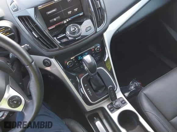 ✅ 2013 Ford C-Max SEL • VIN: 1FADP5CU1DL543778 • Lot: 43730987. Wystawiony na IAAI z przebiegiem 97 255 mil. Bezpłatny archiwum sprzedaży aukcyjnych z USA i szczegółowy raport historii pojazdu na DreamBid. Zdjęcie 11.