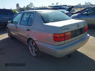 ✅ 1995 Volkswagen Jetta • VIN: 3VWWC81H3SM109716 • Lot: 41668898. Listed on IAAI with 191,999 mi. Free auction sales archive from the USA and detailed vehicle history report at DreamBid. Image 3.