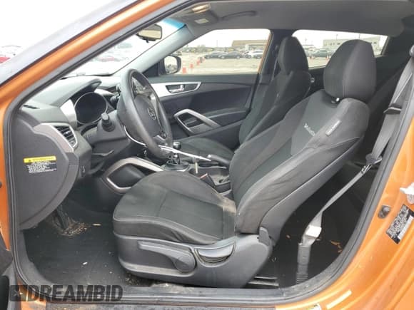 ✅ 2013 Hyundai Veloster w/Black Int • VIN: KMHTC6AD0DU135742 • Lot: 88053675. Listed on Copart with 102,920 mi. Free auction sales archive from the USA and detailed vehicle history report at DreamBid. Image 7.