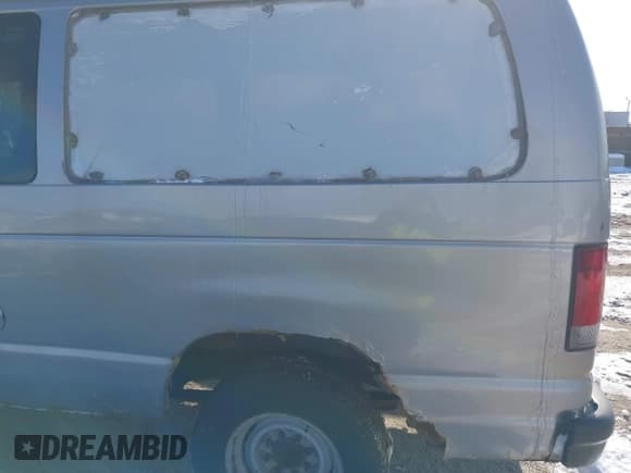 ✅ 2009 Ford Econoline Cargo Commercial • VIN: 1FTNE14WX9DA51751 • Lot: 43824464. Listed on IAAI with 215,019 mi. Free auction sales archive from the USA and detailed vehicle history report at DreamBid. Image 6.