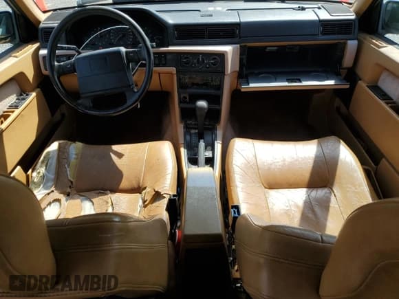 ✅ 1994 Volvo 940 • VIN: YV1JS8707R1147226 • Lot: 54852535. Wystawiony na Copart z przebiegiem 255 126 mil. Bezpłatny archiwum sprzedaży aukcyjnych z USA i szczegółowy raport historii pojazdu na DreamBid. Zdjęcie 8.