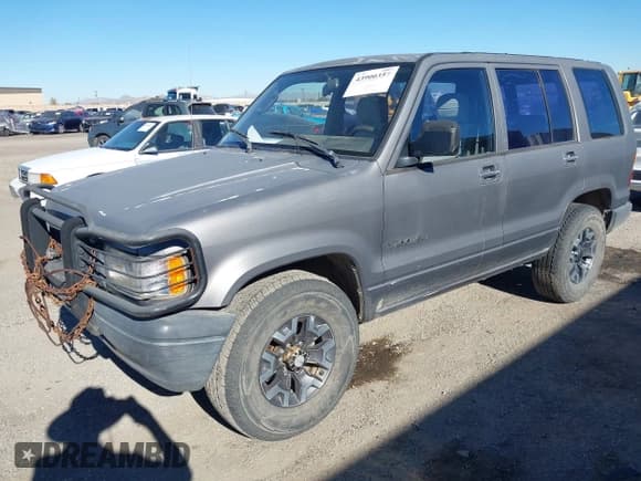 ✅ 1992 Isuzu Trooper S • VIN: JACDH58V1N7911927 • Lot: 43900357. Listed on IAAI with 143,551 mi. Free auction sales archive from the USA and detailed vehicle history report at DreamBid. Image 2.