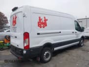 ✅ 2024 Ford Transit Cargo • VIN: 1FTBR1C82RKB55379 • Lot: 43710303. Wystawiony na IAAI z przebiegiem 11 400 mil. Bezpłatny archiwum sprzedaży aukcyjnych z USA i szczegółowy raport historii pojazdu na DreamBid. Zdjęcie 4.