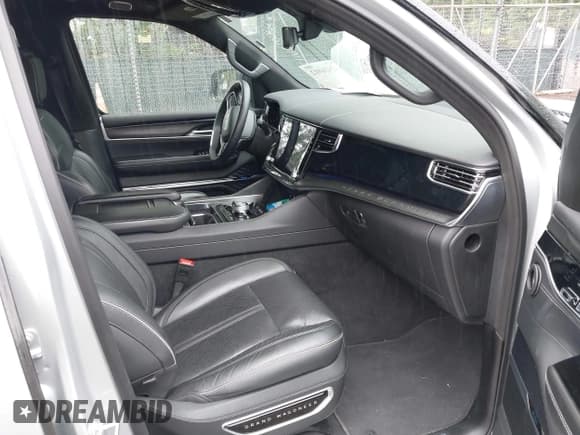 ✅ 2024 Jeep Grand Wagoneer Series II • VIN: 1C4SJSFP1RS107470 • Лот: 42436912. Опубликован ранее на IAAI с пробегом 45 065 миль. Бесплатный доступ к архиву аукционных продаж из США и подробный отчёт об истории автомобиля на DreamBid. Изображение 5.