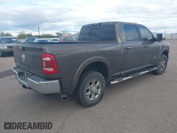 ✅ 2020 Ram 2500 • VIN: 3C6UR4FL0LG221993 • Lot: 43697882. Wystawiony na IAAI z przebiegiem Nie podano. Bezpłatny archiwum sprzedaży aukcyjnych z USA i szczegółowy raport historii pojazdu na DreamBid. Zdjęcie 4.