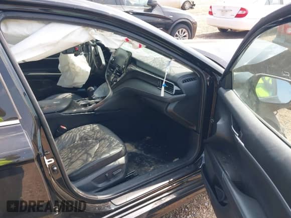 2021 Toyota Camry XSE with VIN 4T1K61AK3MU459661, listed as a IAAI auction lot 43158137 with 90,438 mi miles and . Bid and sale history available at DreamBid. Image 5.