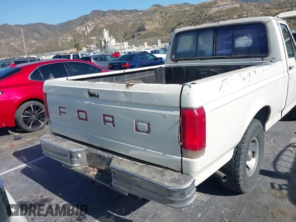 ✅ 1988 Ford F-150 • VIN: 1FTDF15Y3JPA03584 • Лот: 42315303. Опубликован ранее на IAAI с пробегом 15 340 миль. Бесплатный доступ к архиву аукционных продаж из США и подробный отчёт об истории автомобиля на DreamBid. Изображение 16.