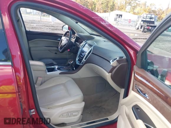 ✅ 2013 Cadillac SRX Performance Collection • VIN: 3GYFNDE36DS543481 • Лот: 43571699. Опубликован ранее на IAAI с пробегом 113 401 миль. Бесплатный доступ к архиву аукционных продаж из США и подробный отчёт об истории автомобиля на DreamBid. Изображение 5.