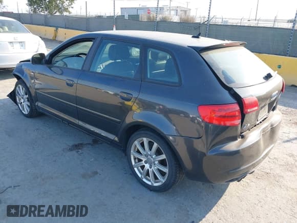 ✅ 2010 Audi A3 Premium Plus • VIN: WAUKEAFM9AA118034 • Lot: 43218076. Wystawiony na IAAI z przebiegiem 84 798 mil. Bezpłatny archiwum sprzedaży aukcyjnych z USA i szczegółowy raport historii pojazdu na DreamBid. Zdjęcie 3.