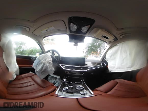 ✅ 2025 BMW X7 xDrive40i • VIN: 5UX23EM00S9W85668 • Lot: 42562856. Wystawiony na IAAI z przebiegiem 12 687 mil. Bezpłatny archiwum sprzedaży aukcyjnych z USA i szczegółowy raport historii pojazdu na DreamBid. Zdjęcie 18.