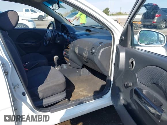 ✅ 2008 Chevrolet Aveo LS • VIN: KL1TD66608B226661 • Lot: 43409929. Wystawiony na IAAI z przebiegiem 152 957 mil. Bezpłatny archiwum sprzedaży aukcyjnych z USA i szczegółowy raport historii pojazdu na DreamBid. Zdjęcie 5.