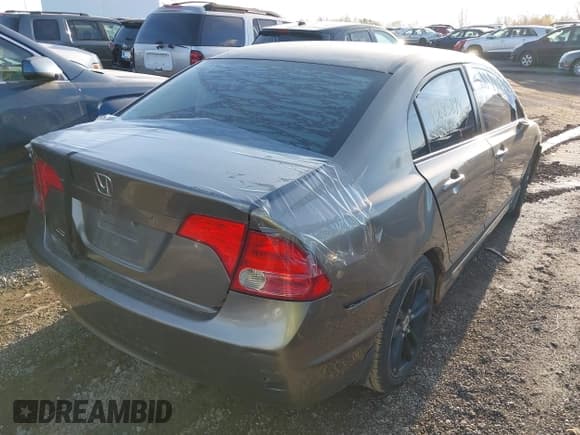 ✅ 2008 Honda Civic LX • VIN: 2HGFA16568H332646 • Lot: 43685894. Wystawiony na IAAI z przebiegiem 273 739 mil. Bezpłatny archiwum sprzedaży aukcyjnych z USA i szczegółowy raport historii pojazdu na DreamBid. Zdjęcie 6.