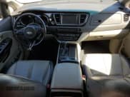 ✅ 2017 Kia Sedona EX • VIN: KNDMC5C13H6325406 • Лот: 90391755. Опубликован ранее на Copart с пробегом 152 700 миль. Бесплатный доступ к архиву аукционных продаж из США и подробный отчёт об истории автомобиля на DreamBid. Изображение 8.