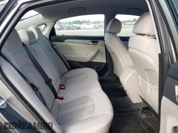 ✅ 2019 Hyundai Sonata SE • VIN: 5NPE24AF3KH781435 • Lot: 38910333. Listed on Copart with 36,525 mi. Free auction sales archive from the USA and detailed vehicle history report at DreamBid. Image 10.