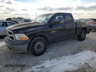✅ 2010 Dodge 1500 ST • VIN: 1D7RB1GP2AS247204 • Lot: 89374195. Wystawiony na Copart z przebiegiem 159 526 mil. Bezpłatny archiwum sprzedaży aukcyjnych z USA i szczegółowy raport historii pojazdu na DreamBid. Zdjęcie 1.