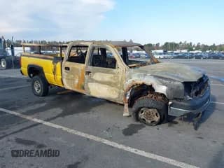✅ 2004 Chevrolet Silverado 2500HD LS • VIN: 1GCHC23U64F232996 • Lot: 42330065. Wystawiony na IAAI z przebiegiem 122 803 mil. Bezpłatny archiwum sprzedaży aukcyjnych z USA i szczegółowy raport historii pojazdu na DreamBid. Zdjęcie 1.